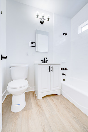 1237 W 93rd St Interior-031