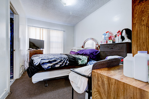 1237 W 93rd St Interior-046
