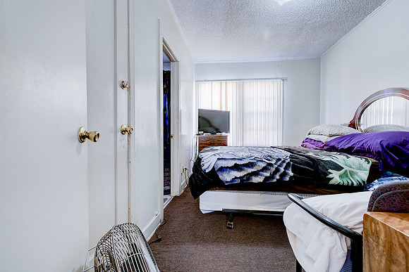 1237 W 93rd St Interior-047