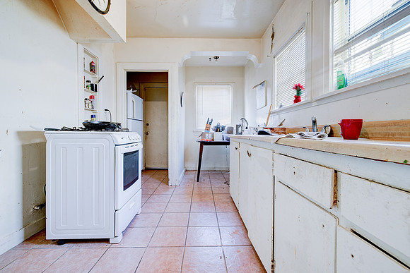 1237 W 93rd St Interior-050