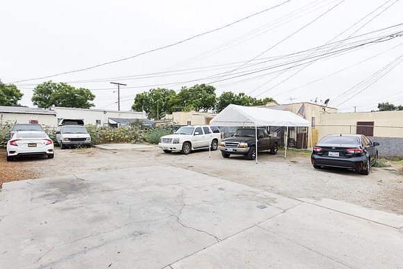 8715 Hooper Ave--020