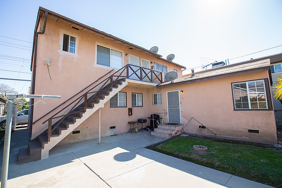 532 S Flower St-93