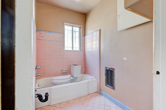 7835 S Normandie Ave-013