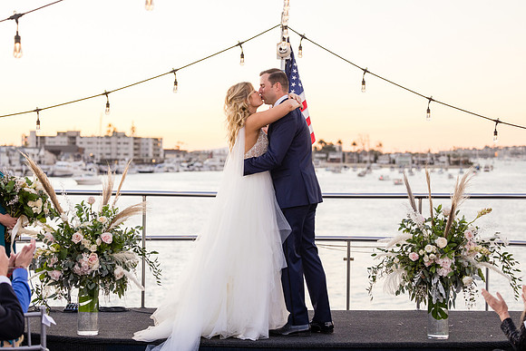 Wedding Photos Endless Dreams - City Experiences By Hornblower-472