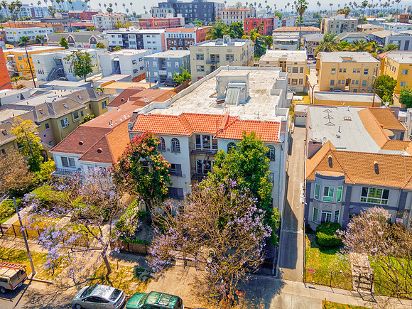 233 S Kenmore-004