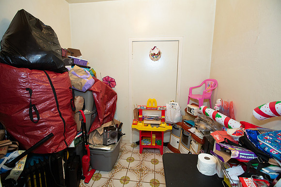 532 S Flower St-99
