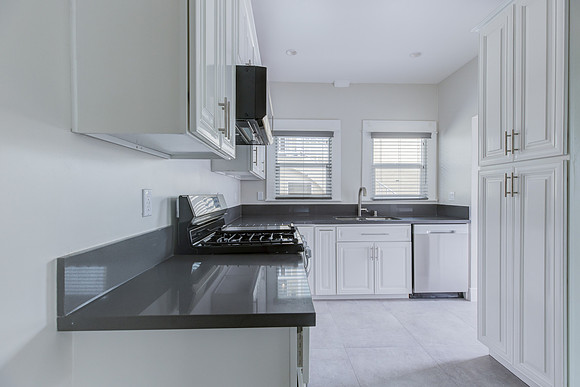 1503 3rd Ave-037