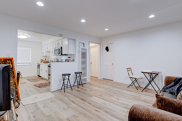 1720 Cerritos Ave-055