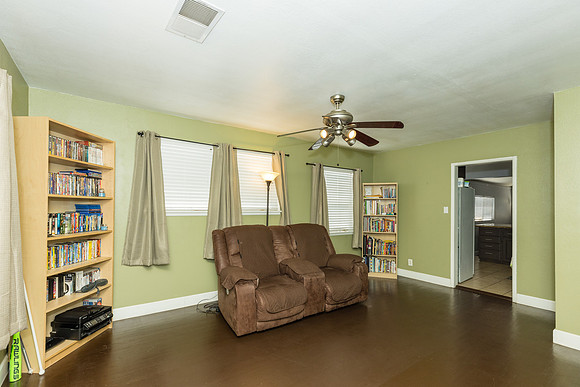 Real Estate Photographer Bellflower 10268 Muroc St-007