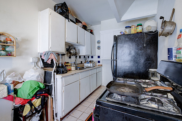 1262 Fedora St-001