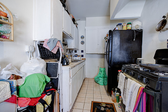 1262 Fedora St-002
