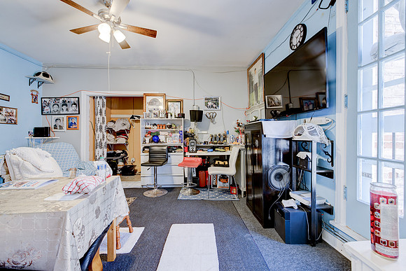 1262 Fedora St-005
