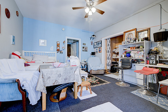 1262 Fedora St-006