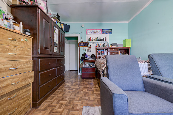 1262 Fedora St-017