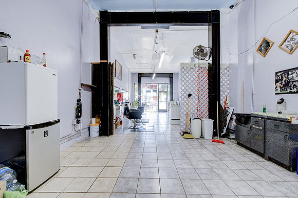 1262 Fedora St-060