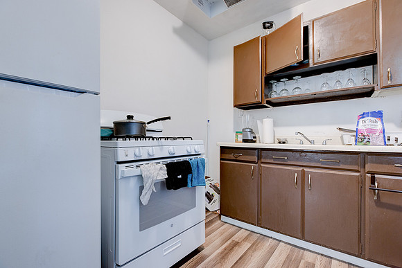 1343 W 96th St-028