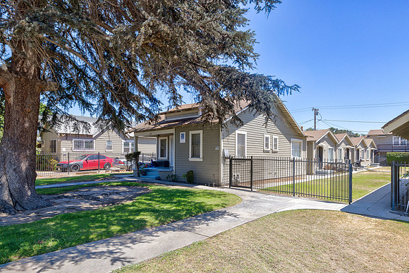 812 Myrtle Ave Exterior-006