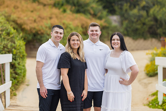Family Photos Crystal Cove Newport Beach -013