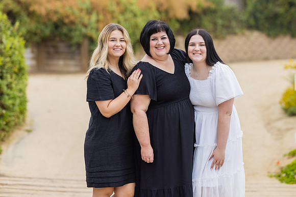 Family Photos Crystal Cove Newport Beach -019