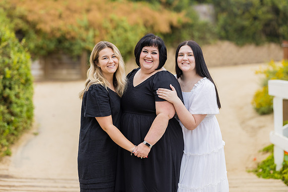 Family Photos Crystal Cove Newport Beach -021