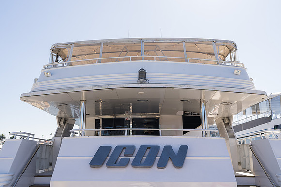 Icon Yacht Sunset Wedding Newport Beach Ca-005