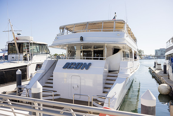 Icon Yacht Sunset Wedding Newport Beach Ca-010