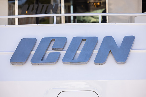 Icon Yacht Sunset Wedding Newport Beach Ca-011