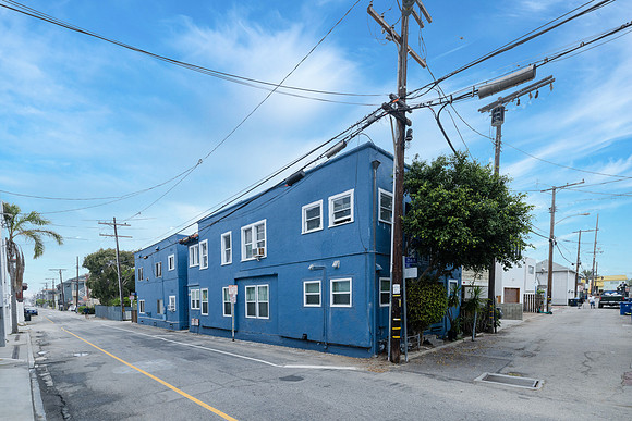 12 25th Place Exterior-009