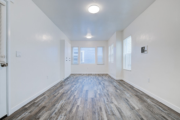 12 25th Place Interior-001
