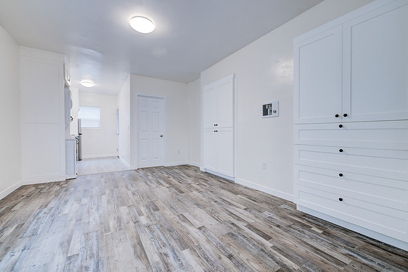 12 25th Place Interior-010