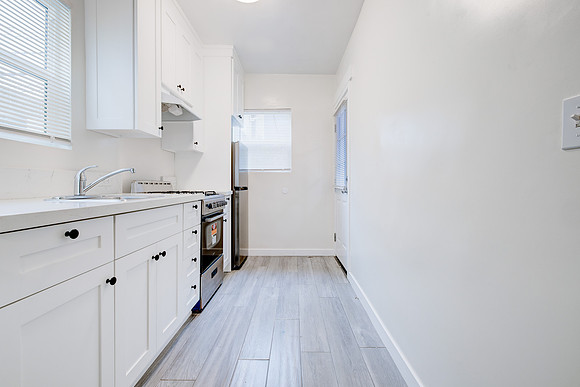12 25th Place Interior-018
