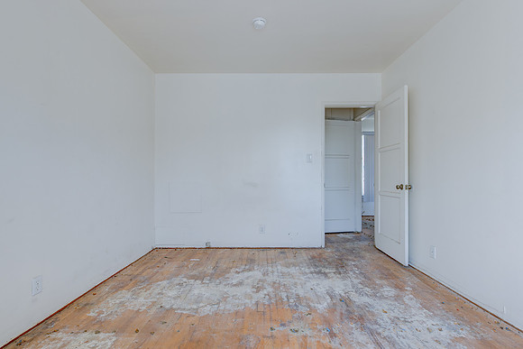 7835 S Normandie Ave-053