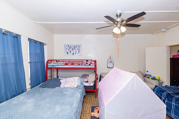 694 S Burlington Ave Interior-049