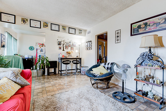 1343 W 96th St-011