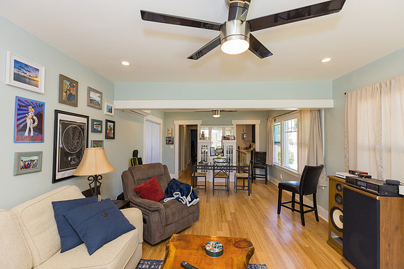 1275 E Broadway -009