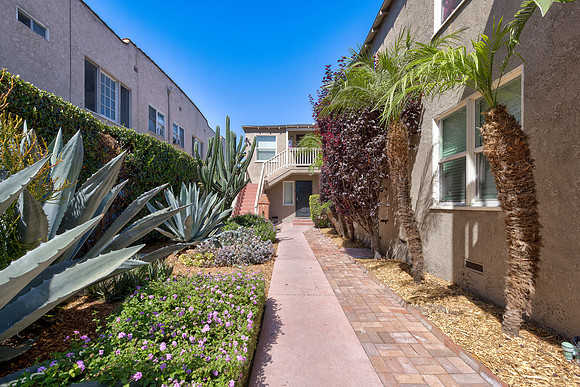 2011 Cedar Ave Long Beach Exterior-008