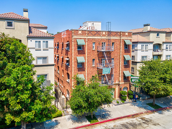 189 N Marengo-033