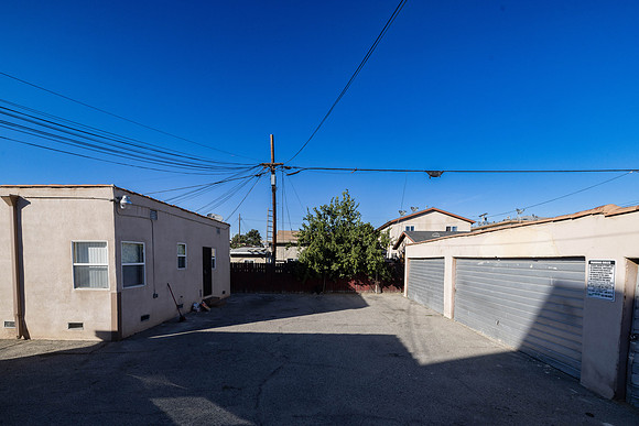 5614 S Hoover Exterior-7