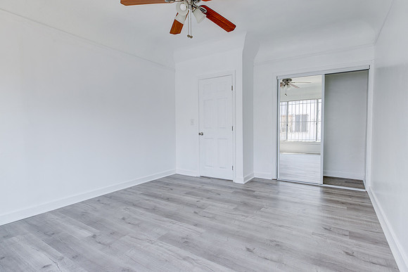 8715 Hooper Interior-018