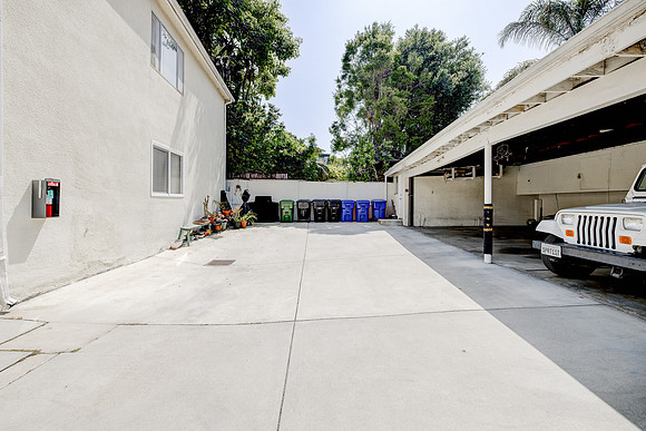 627 Grant St Interior-031