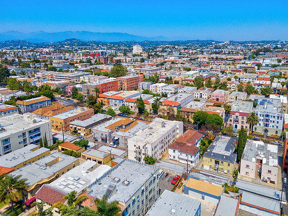 233 S Kenmore-013