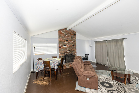 Real Estate Photographer Bellflower 10268 Muroc St-009