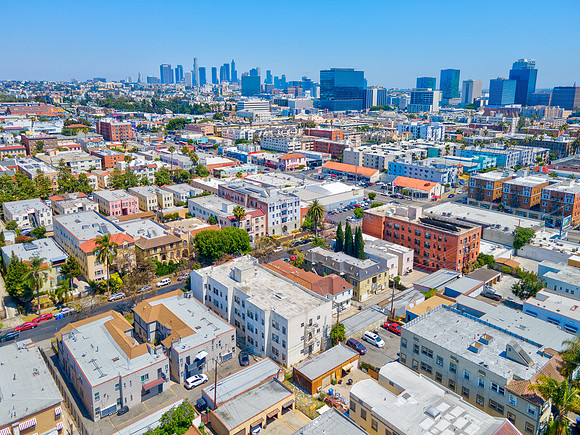 233 S Kenmore-014