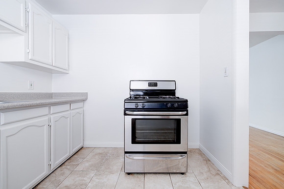 2011 Cedar Ave Long Beach Interior-014