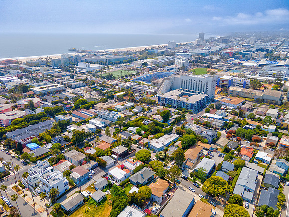 627 Grant St Drone-017