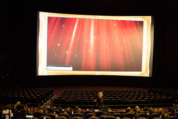 La Live Regal -136