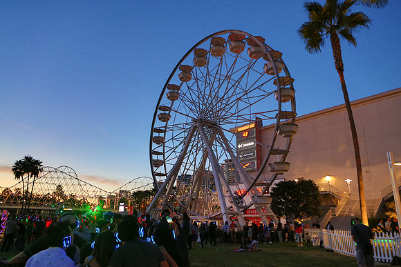 Light The Night Pike Outlets-107