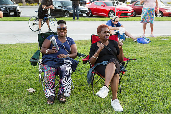 Light The Night Pike Outlets-57