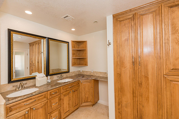 Real Estate Photographer Long Beach 1957 Temple Ave-86