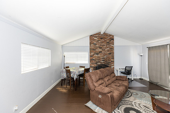 Real Estate Photographer Bellflower 10268 Muroc St-011